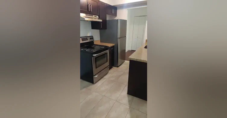 2131 Pandora Street, Vancouver, BC, V5L 1N4 - 7