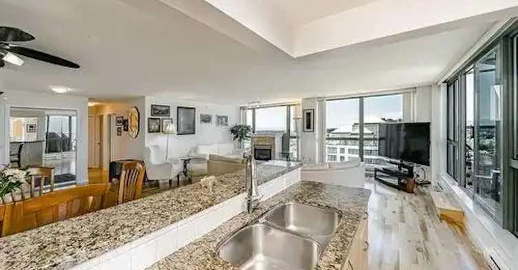 6659 Southoaks Crescent, Burnaby, BC, V5E 4M9 - 4