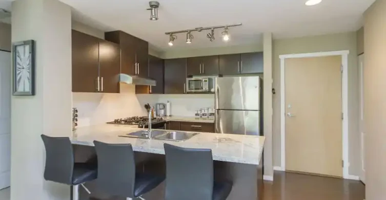 700 Klahanie Drive, Port Moody, BC, V3H 5L3 - 2