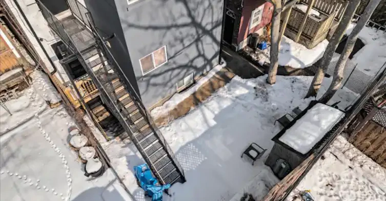 15 Thorburn Avenue, Toronto, ON, M6K 1C4 - 5