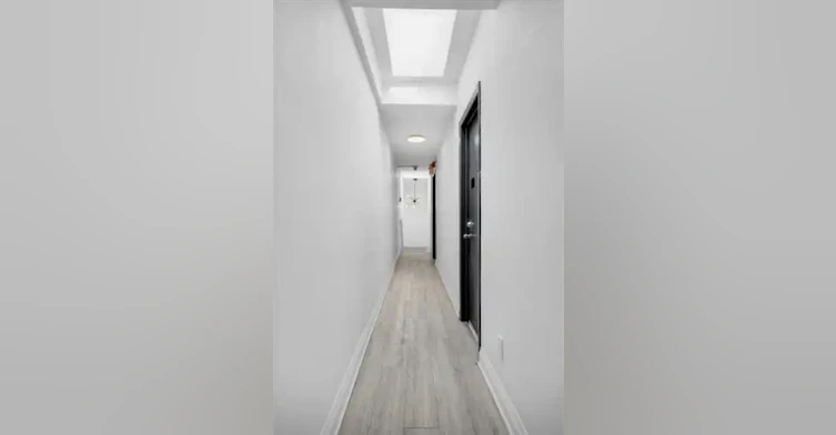15 Thorburn Avenue, Toronto, ON, M6K 1C4 - 15