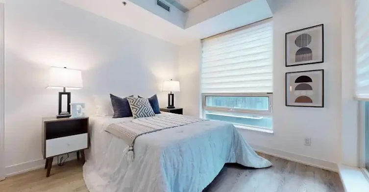 20 Gladstone Avenue, Toronto, ON, M6J 0E9 - 8