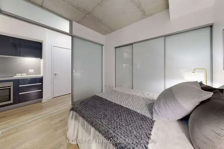 20 Gladstone Avenue, Toronto, ON, M6J 0E9 - 6