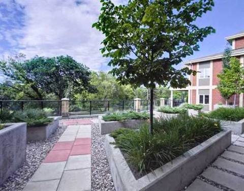 9750 94 Street NW, Edmonton, AB, T6C 2E3 - 12
