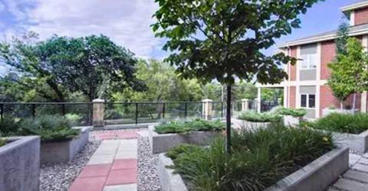9750 94 Street NW, Edmonton, AB, T6C 2E3 - 12