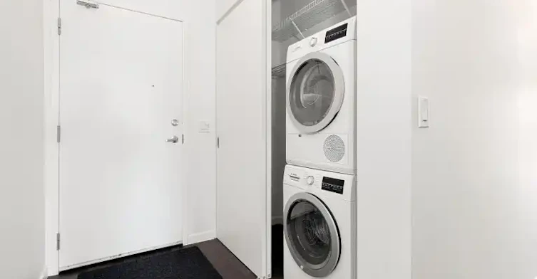51 Trolley Crescent, Toronto, ON, M5A 0E9 - 15