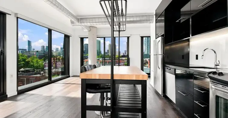51 Trolley Crescent, Toronto, ON, M5A 0E9 - 17
