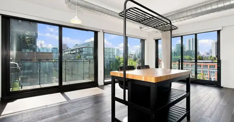 51 Trolley Crescent, Toronto, ON, M5A 0E9 - 11