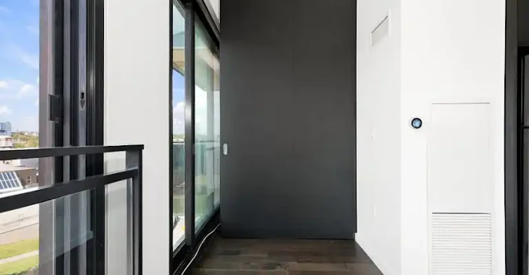 51 Trolley Crescent, Toronto, ON, M5A 0E9 - 2