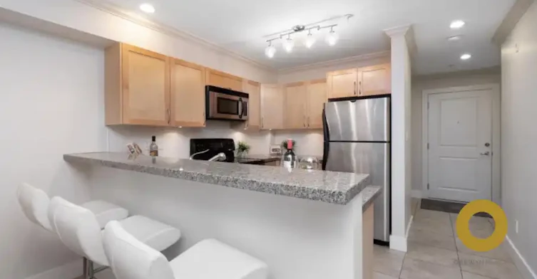 8915 Hudson Street, Vancouver, BC, V6P 3E7