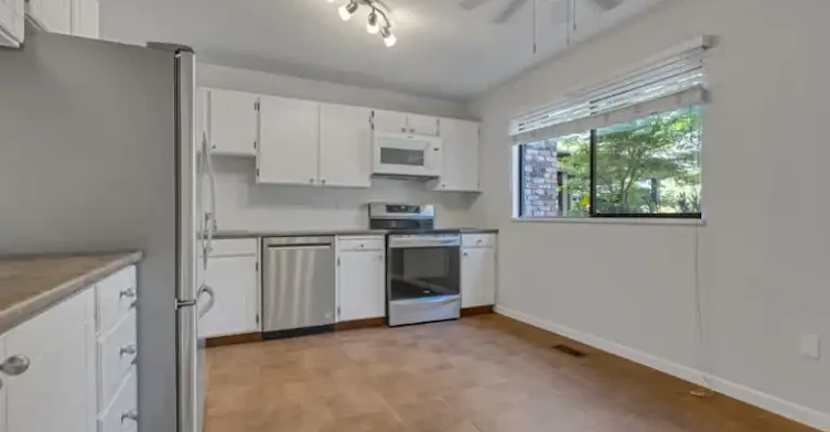 10771 Mortfield Road, Richmond, BC, V7A 2W1 - 2