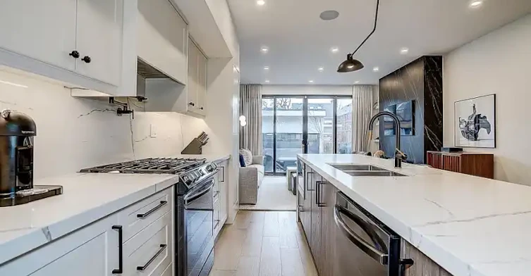 21 Shudell Avenue, Toronto, ON, M4J 1C5 - 12