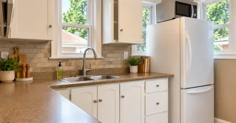 670 Armour Road, Peterborough, ON, K9H 1Z6 - 2