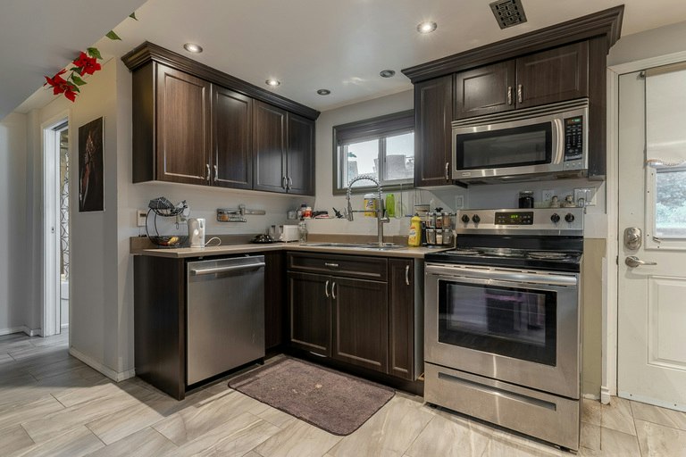 670 Patricia Avenue, Kamloops, BC, V2B 1Y8 - 2