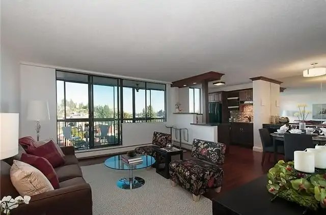 555 13th Street, West Vancouver, BC, V7T 2N8 - 2