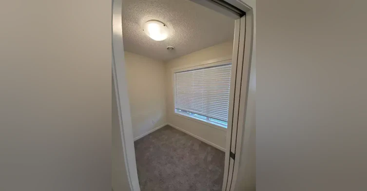 19739 28 Avenue Northwest, Edmonton, AB, T6M 1M1 - 6