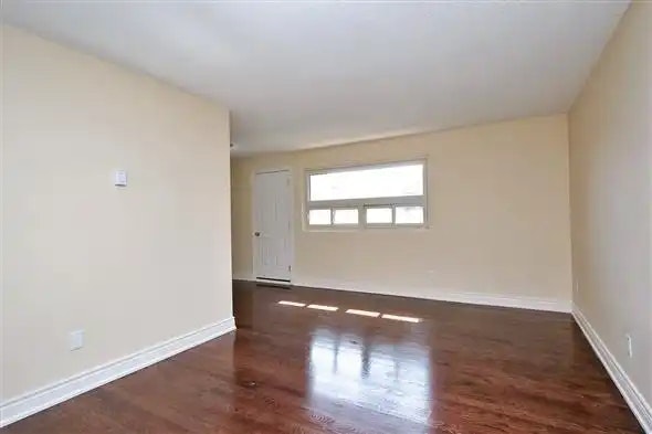 118 Bloor Street West, Oshawa, ON, L1J 1P4 - 2