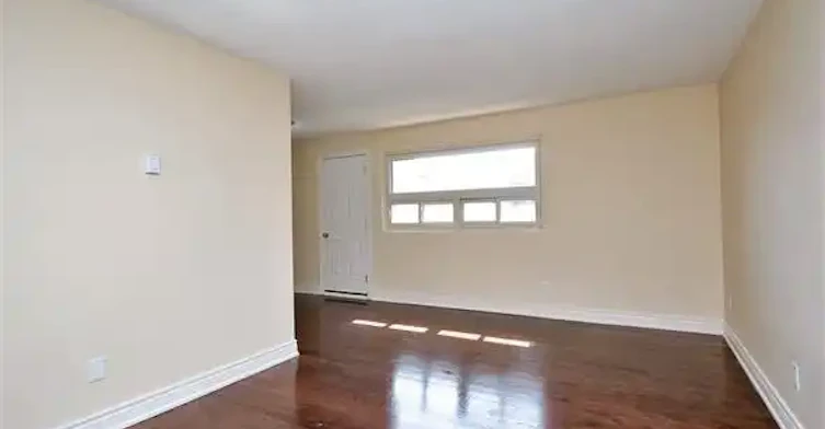 118 Bloor Street West, Oshawa, ON, L1J 1P4 - 2