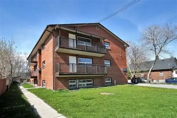 118 Bloor Street West, Oshawa, ON, L1J 1P4