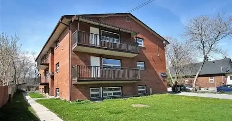118 Bloor Street West, Oshawa, ON, L1J 1P4