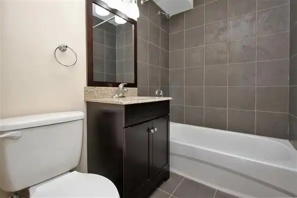 118 Bloor Street West, Oshawa, ON, L1J 1P4 - 4
