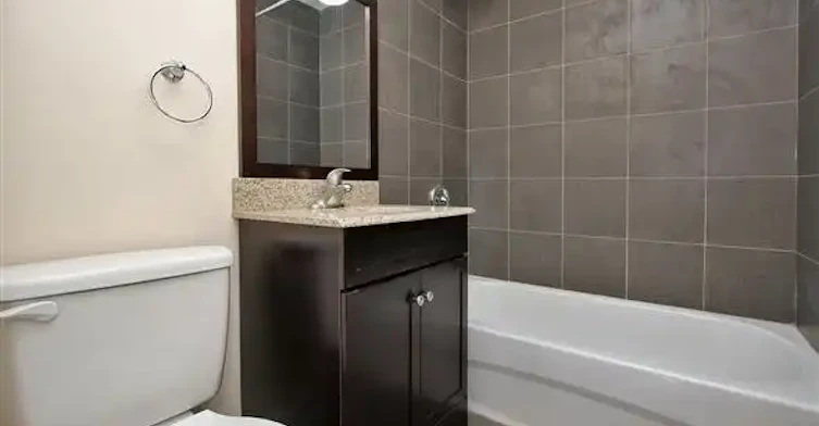 118 Bloor Street West, Oshawa, ON, L1J 1P4 - 4