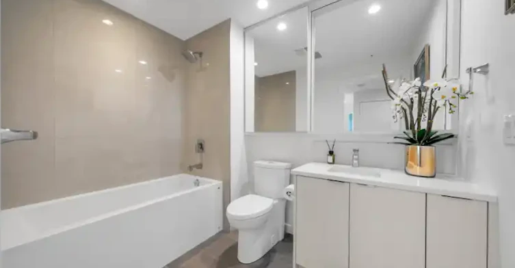 5051 Imperial Street, Burnaby, BC, V5J 0J3 - 15