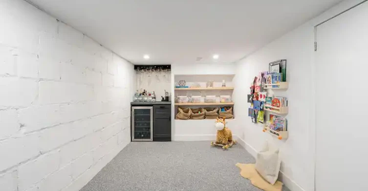 2 Rushbrooke Avenue, Toronto, ON, M4M 3A9 - 17