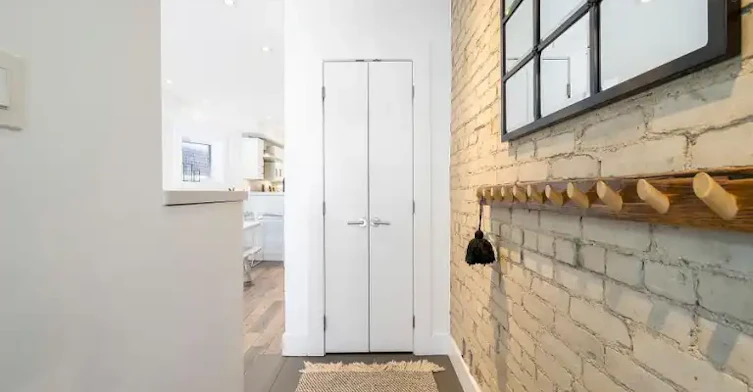 2 Rushbrooke Avenue, Toronto, ON, M4M 3A9