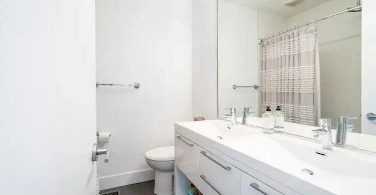 2 Rushbrooke Avenue, Toronto, ON, M4M 3A9 - 10