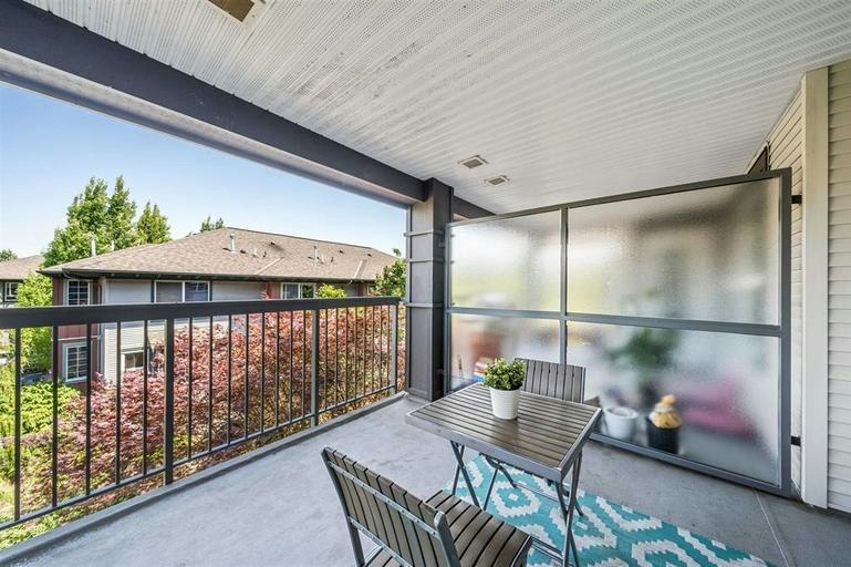 18755 68 Avenue, Surrey, BC, V4N 0Z9 - 18