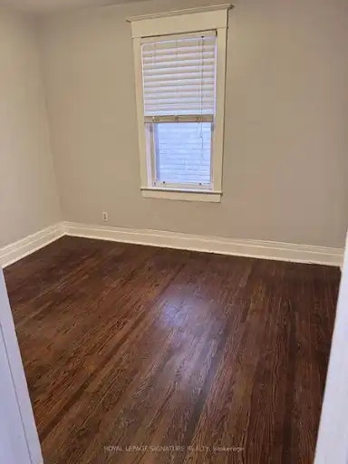 920 Woodbine Avenue, Toronto, ON, M4C 4B7 - 5