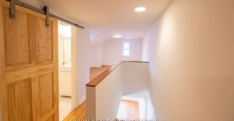 368 Main Street, Toronto, ON, M4C 4X8 - 8