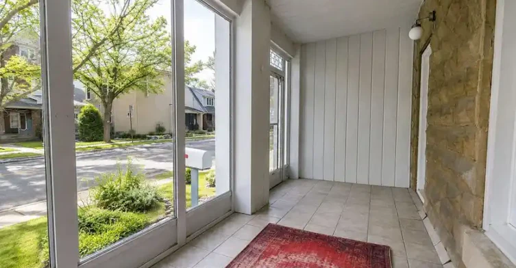 368 Main Street, Toronto, ON, M4C 4X8 - 4