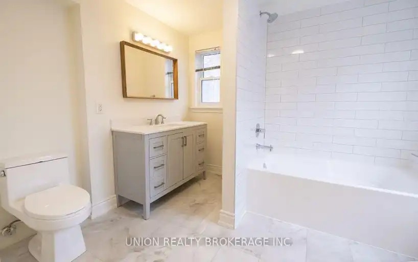 368 Main Street, Toronto, ON, M4C 4X8 - 5