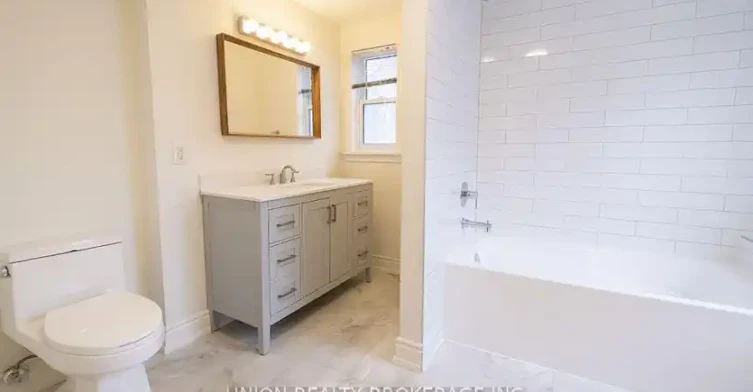 368 Main Street, Toronto, ON, M4C 4X8 - 5