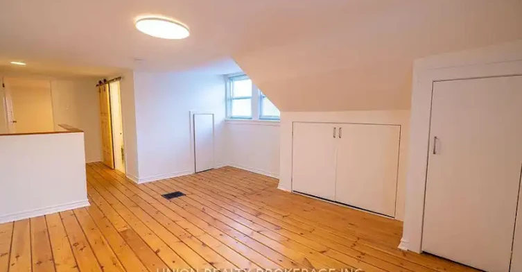 368 Main Street, Toronto, ON, M4C 4X8 - 2