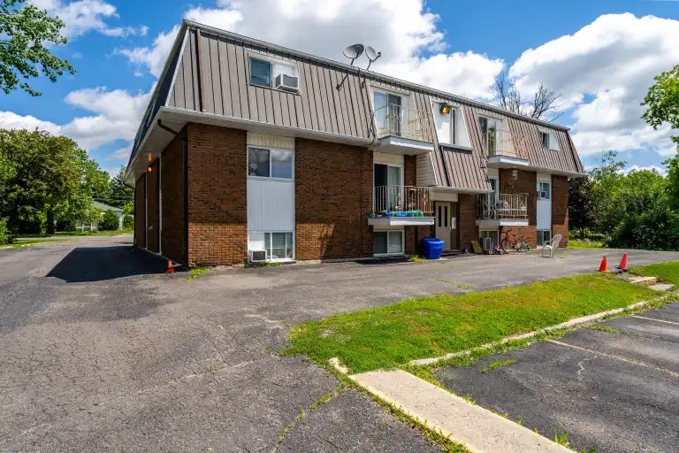 2444 Cléroux Crescent, Ottawa, ON, K1W 1A3