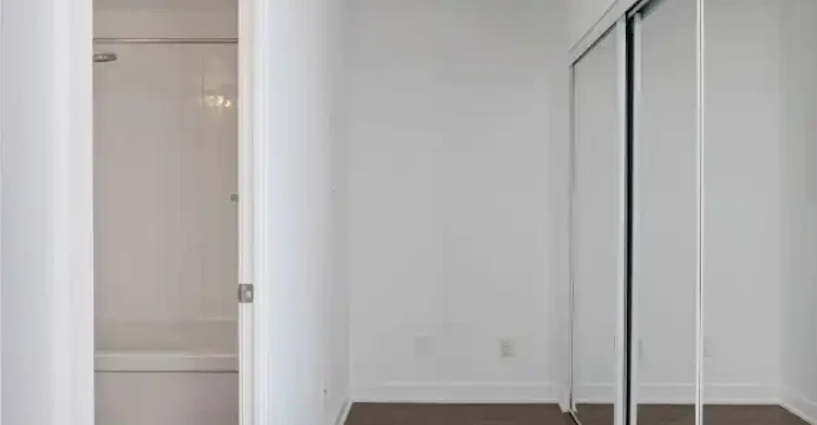11 Superior Avenue, Toronto, ON, M8V 0A7 - 4