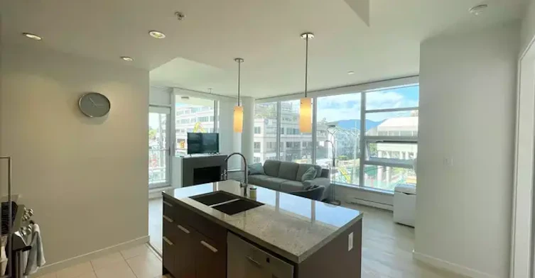 2528 Maple Street, Vancouver, BC, V6J 0B5 - 3