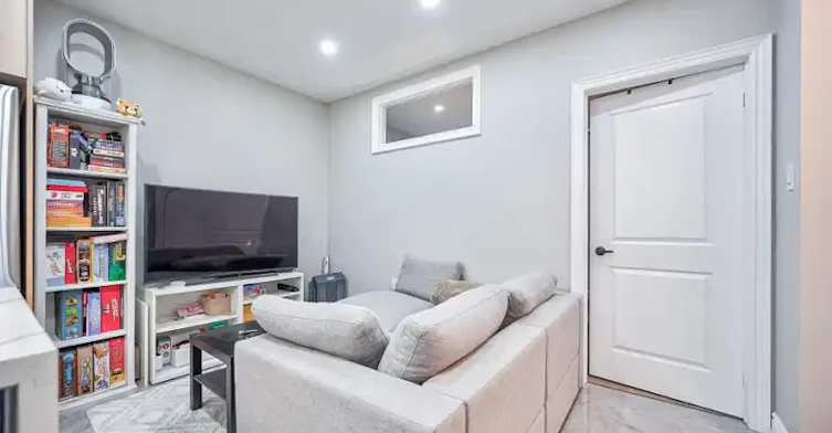 51 Mcgee Street, Toronto, ON, M4M 2L1 - 2