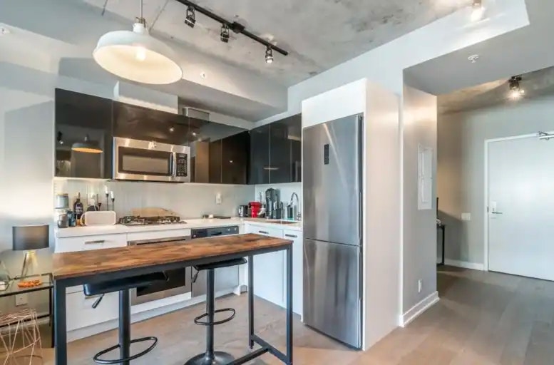 39 Brant Street, Toronto, ON, M5V 0M8 - 8