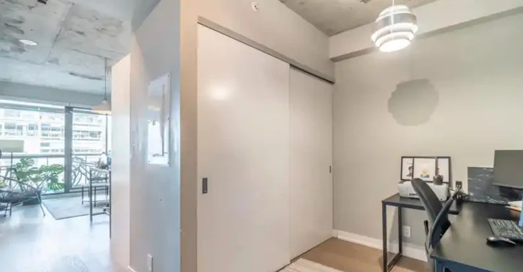 39 Brant Street, Toronto, ON, M5V 0M8 - 2