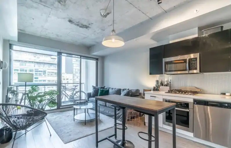 39 Brant Street, Toronto, ON, M5V 0M8 - 5