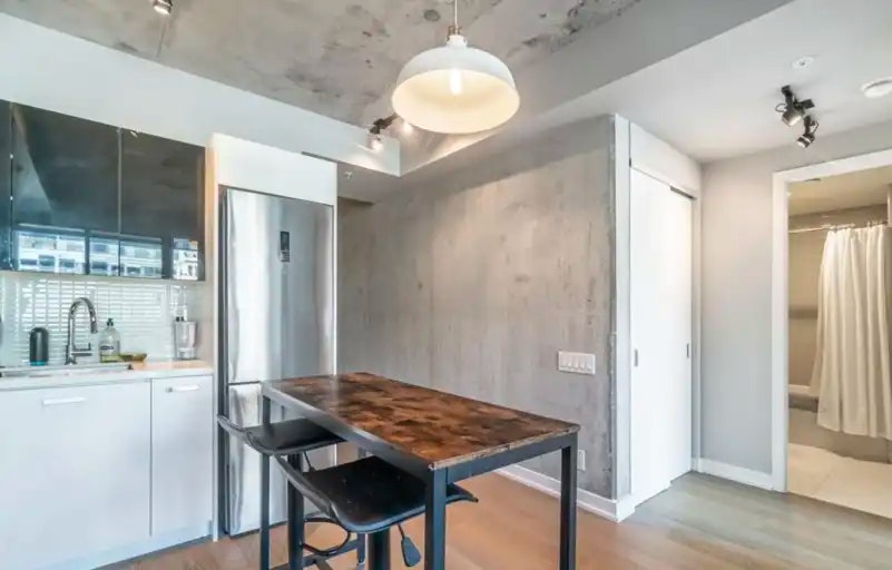 39 Brant Street, Toronto, ON, M5V 0M8 - 15