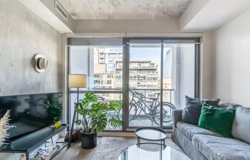 39 Brant Street, Toronto, ON, M5V 0M8 - 11