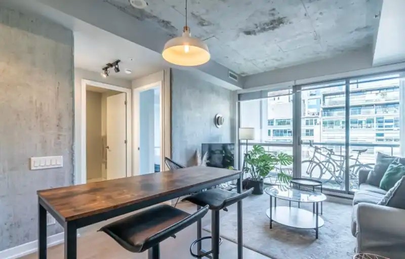 39 Brant Street, Toronto, ON, M5V 0M8 - 7