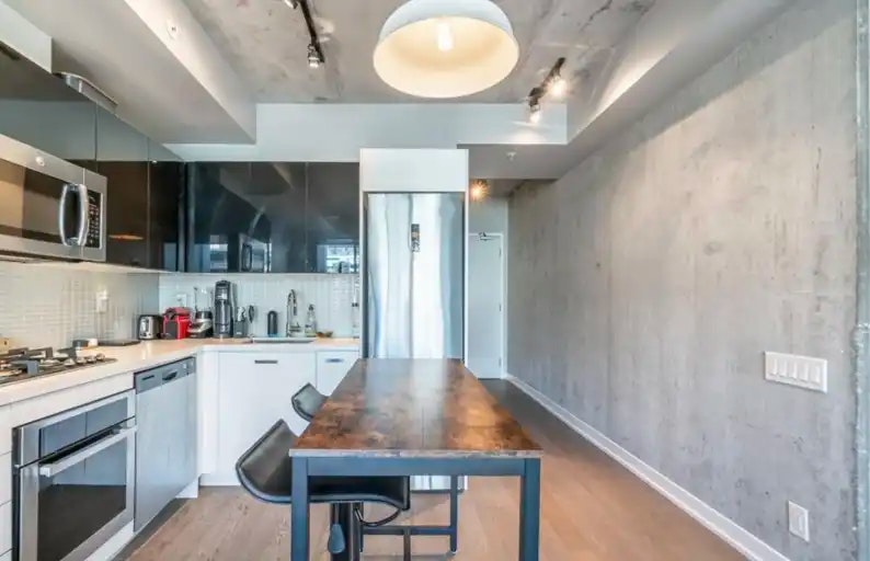39 Brant Street, Toronto, ON, M5V 0M8 - 9