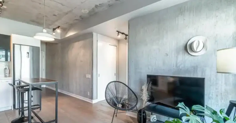 39 Brant Street, Toronto, ON, M5V 0M8 - 13