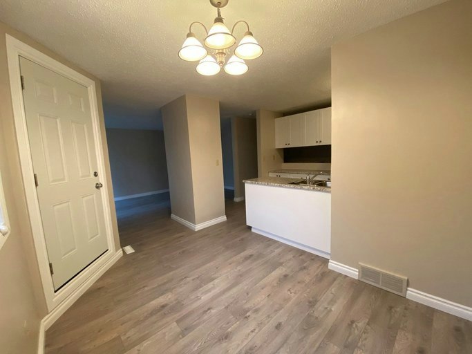 1300 12 Avenue SW, Moose Jaw, SK, S6H 6N6 - 2